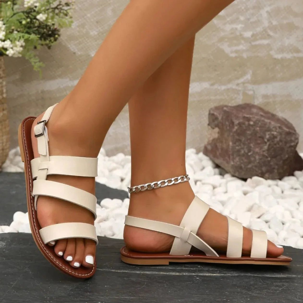 Sandalen-Trendy-platte-sandalen-voor-dames.jpg