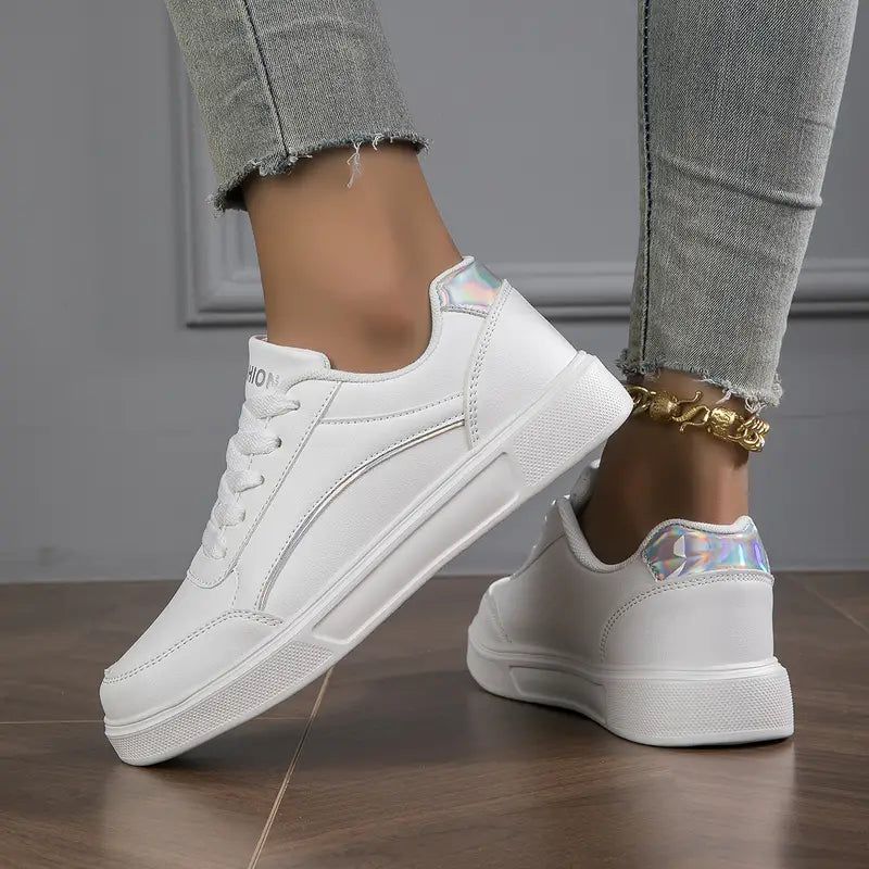 Sneakers-Lage-lichtgewicht-sneaker-met-sierlijk-detail-voor-dames-2.jpg